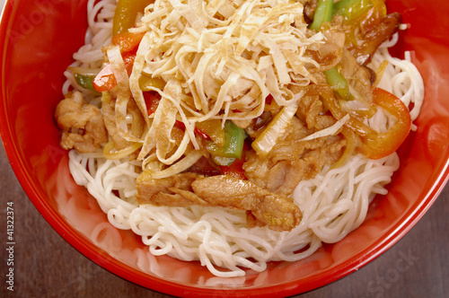 Noodles with pork and vegetable