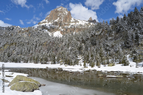 Parque Nacional Aigüestortes y Estany de Sant Maurici photo