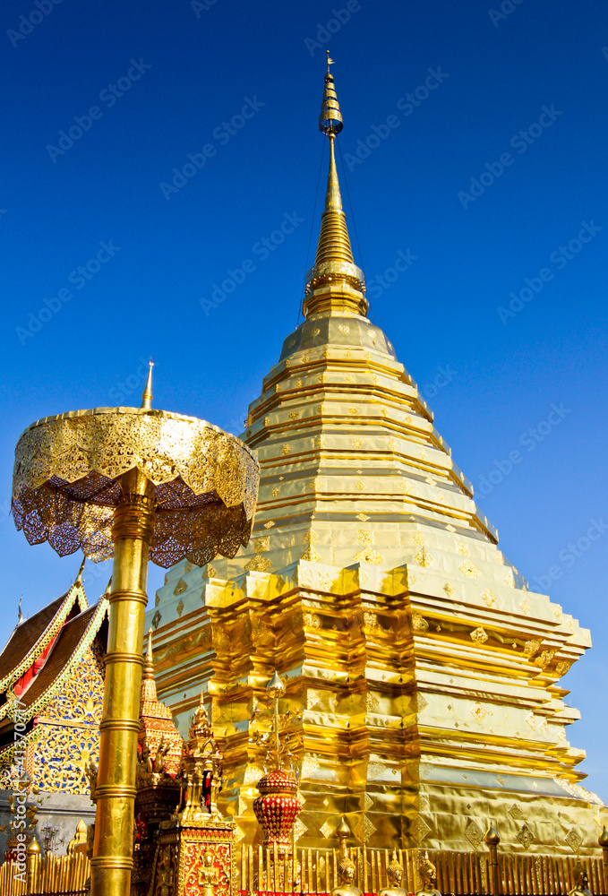 Fototapeta premium Thai Buddhist Temple at Doi Suthep in Chiang Mai