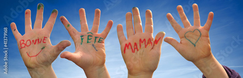 Mains d'enfants pour la fete des meres