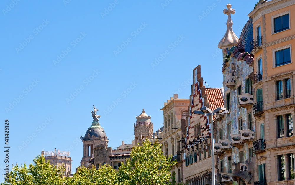 Fototapeta premium Illa de la Discordia - block of modernist building in Barcelona