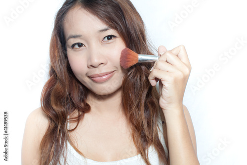 Applying make up
