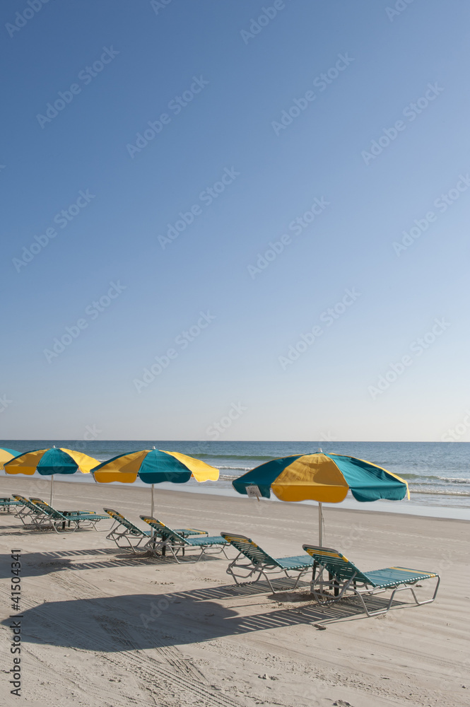 Fototapeta premium Lounges & Umbrellas on Daytona Beach