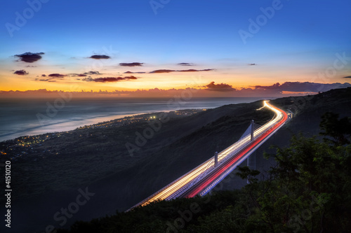 Trafic de nuit sur la route des Tamarins - Réunion photo