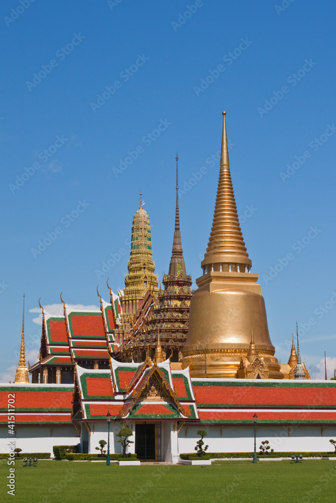 Fototapeta premium Wat Phra Kaew, The Emerald Buddha Temple, Thailand