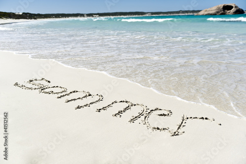 Sommer in den Sand geschrieben
