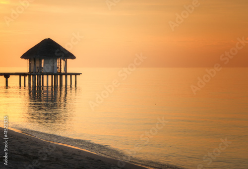 Pavilion / Jetty by the sea (Maldives / Malediven) © XtravaganT