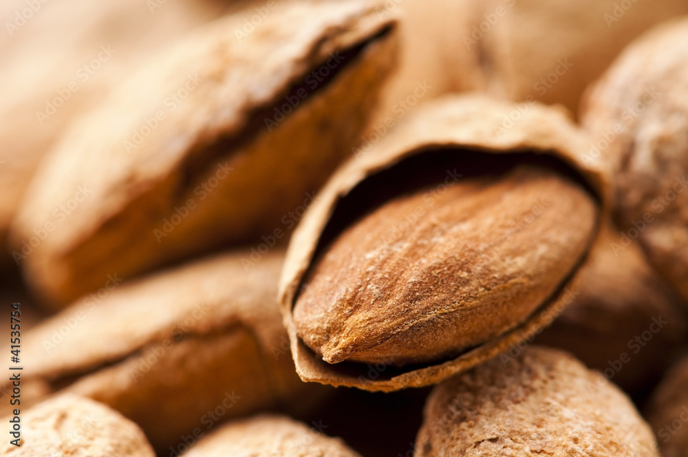Obraz premium Sweet almonds with kernel