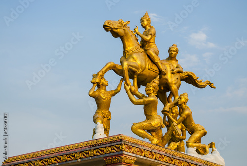 golden thai god sculpture