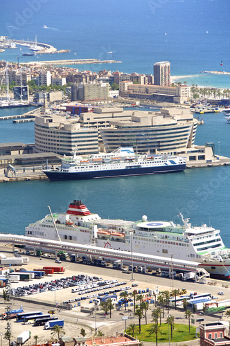 Kreuzfahrtschiffe im Hafen von Barcelona © ksl