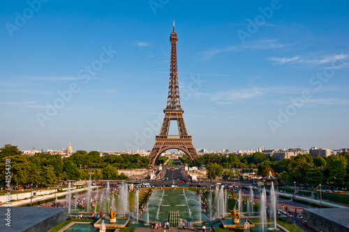 The Eiffel Tower © lornet