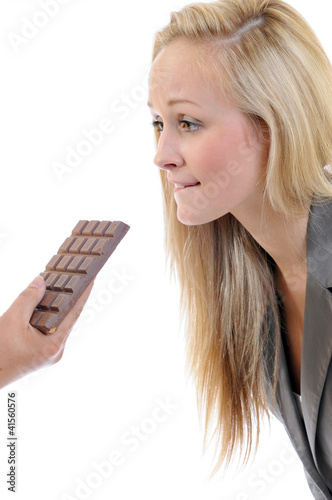Frau mit Schokolade