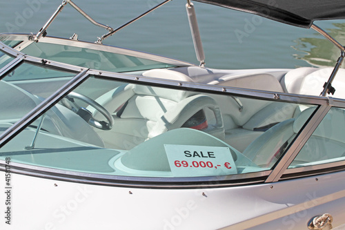 Boot zu verkaufen © Kara