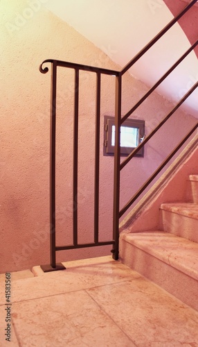 Rambarde dans un escalier © Lionel Le Jeune