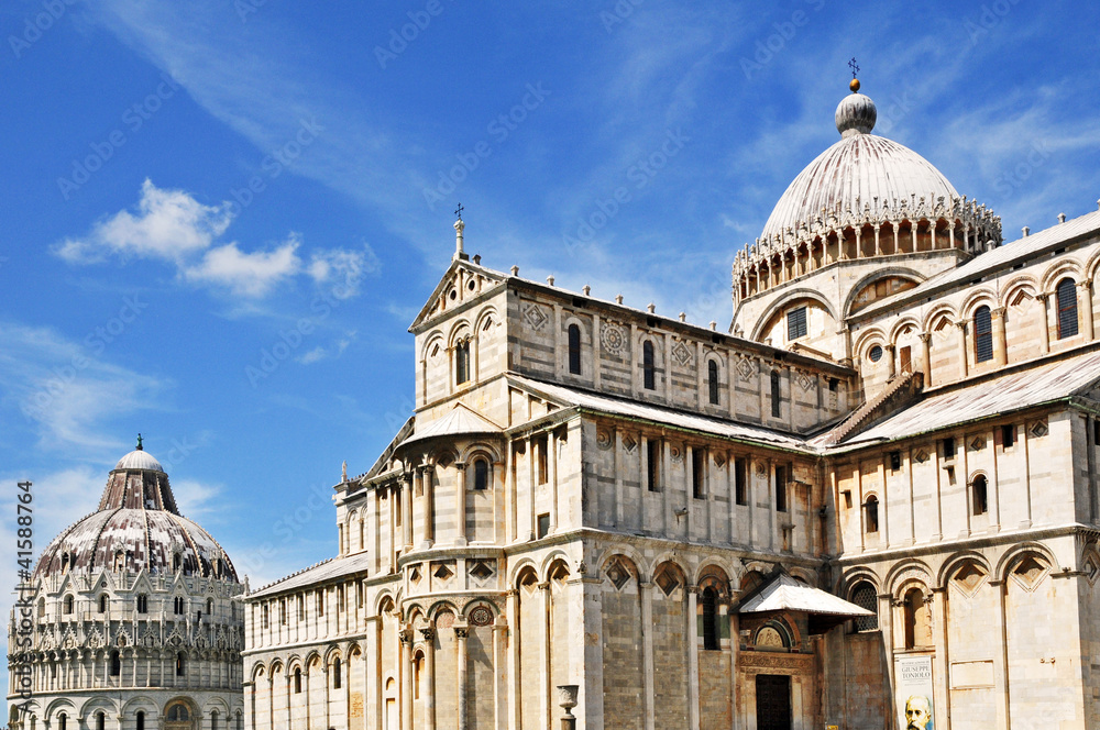 Pisa, piazza dei miracoli - Duomo e Battistero
