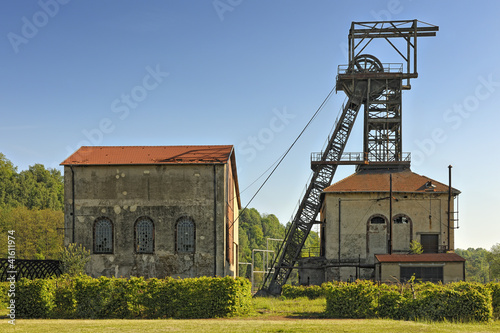 Tableau sur toile Pit head winding gear at disused coal mine in Petite-Rosselle