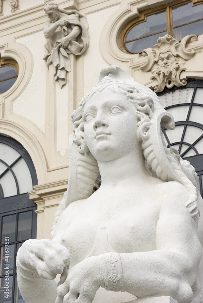 Fototapeta premium Sphinx vor dem Schloss Belvedere