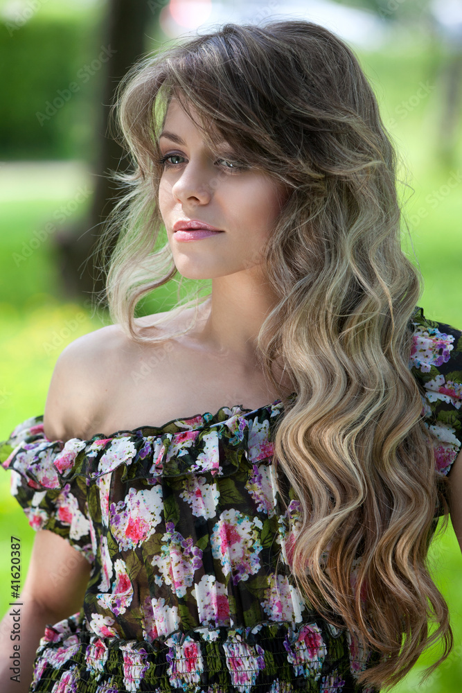 Naklejka premium Portrait beautiful woman