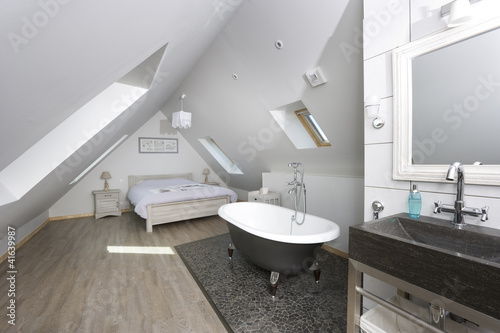 Badewanne im Schlafzimmer