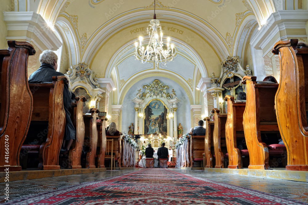 Obraz premium The interior of the Catholic Church in Stefultov