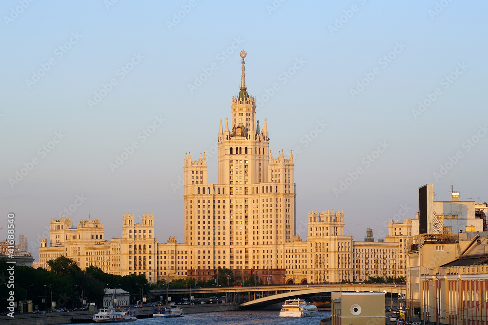 Высотное здание на Котельнической набережной. Москва
