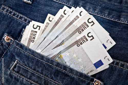 Евро в кармане джинсов