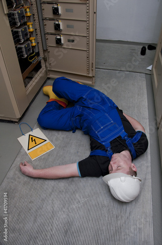 electrician electrocuted