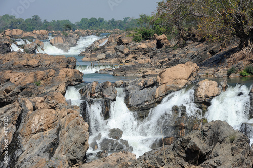 cascate Tat Somphamit del fiume Mekong in Laos photo