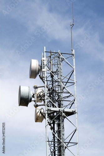 Tour support d'antennes de télécommunication