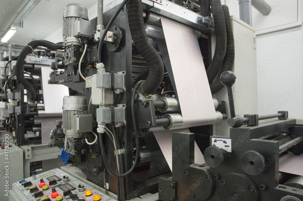 Roll machine for paper Roll machine for paper