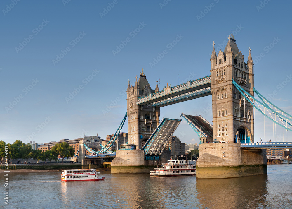 Obraz premium London Tower Bridge Day
