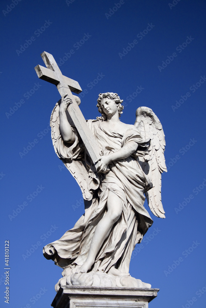 Ercole Ferrata, Angel with crocifix, 1660