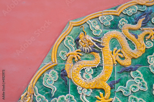 Fotografi Ceramic dragon on wall, Forbidden City, Beijing