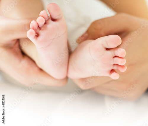 baby feet © mitarart