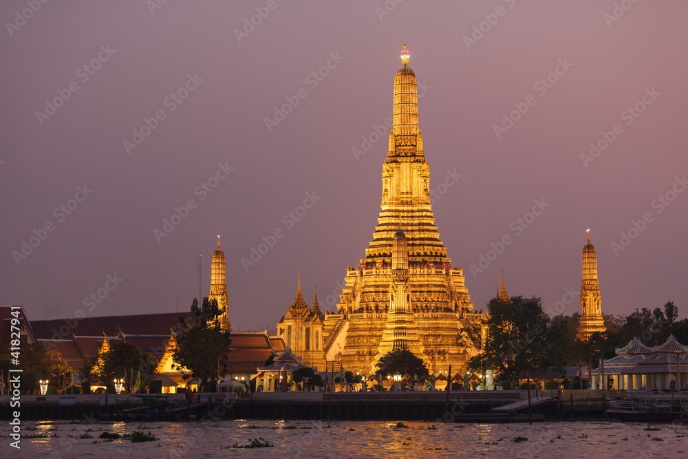 Naklejka premium wat arun temple