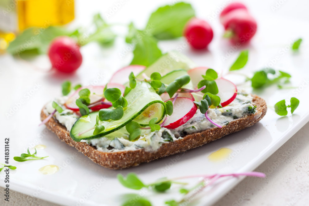 Wholemeal sandwiches with vegetables Wholemeal sandwiches with vegetables