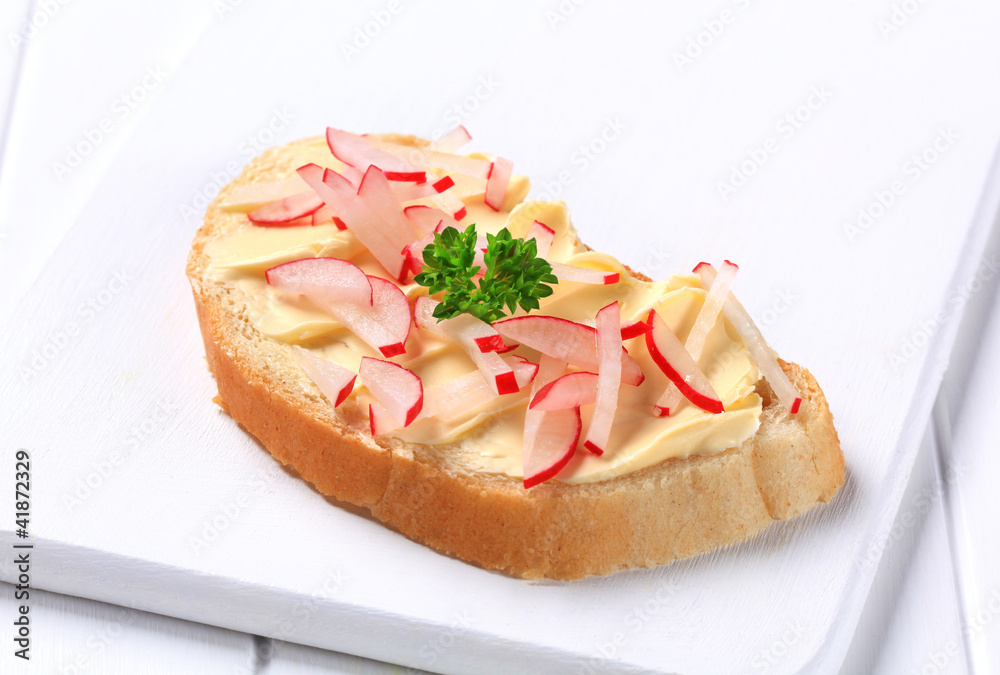 Bread with butter and radish