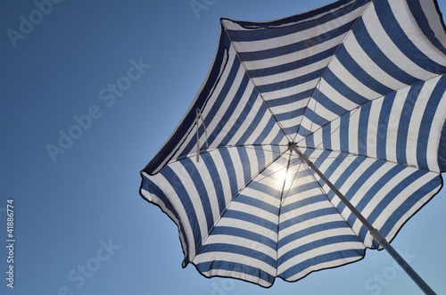 Photos Parasol qui protège du soleil