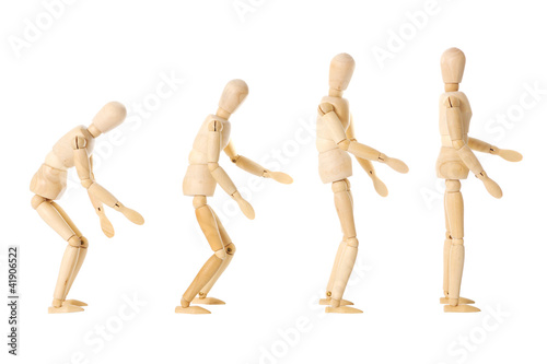 Modellpuppen gebückter bis aufrechter Gang