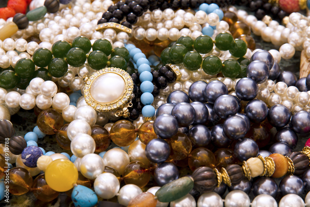 Jewelry, necklaces, pearls