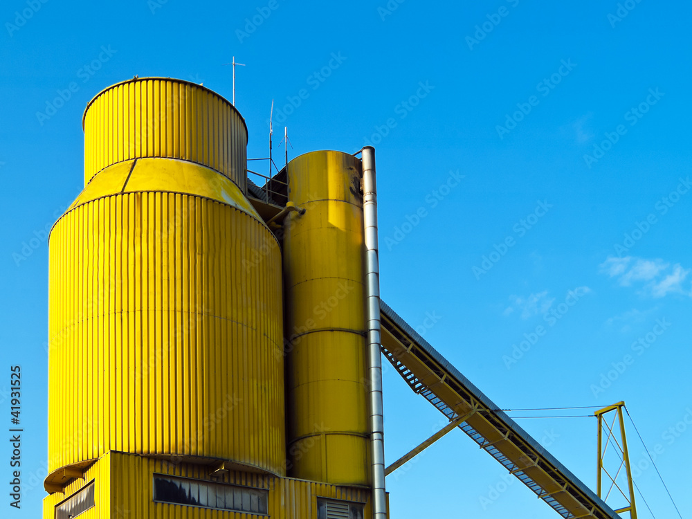 Silo Speicher Gelb