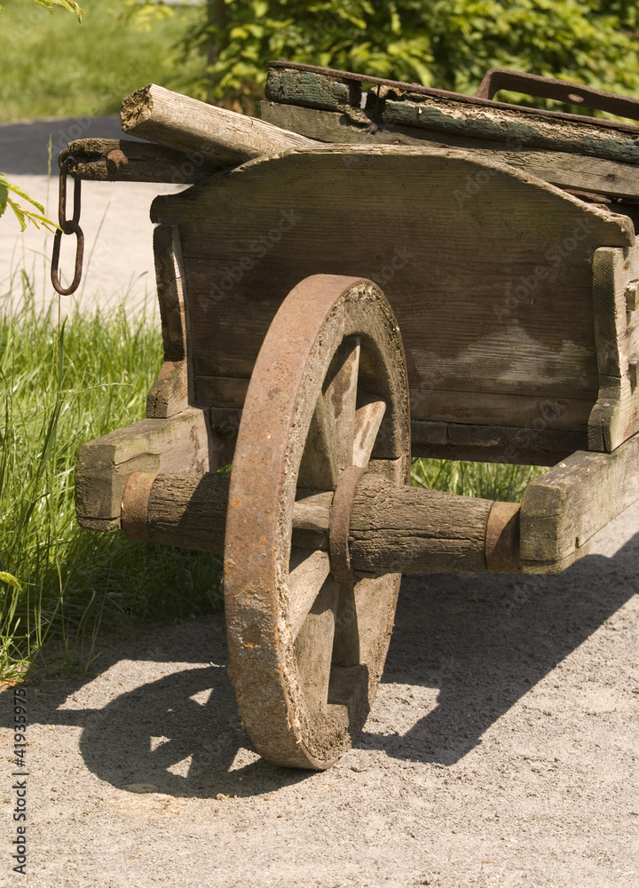 alte Schubkarre Stock Photo Adobe Stock