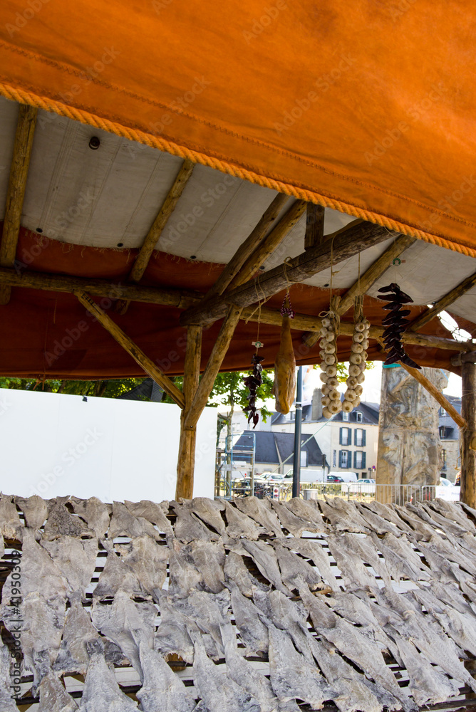 Drying salted fishes