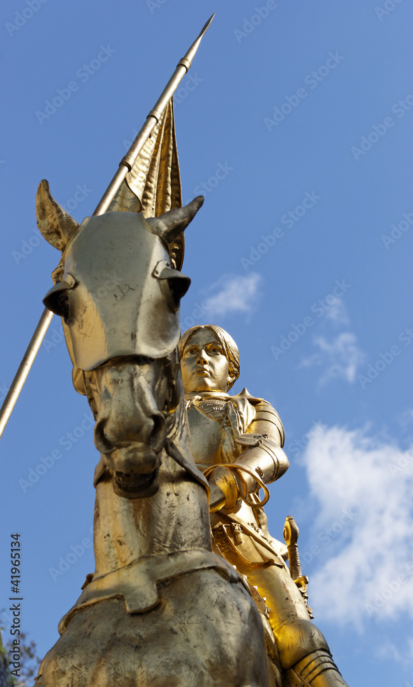 Paris statue de jeanne d'Arc