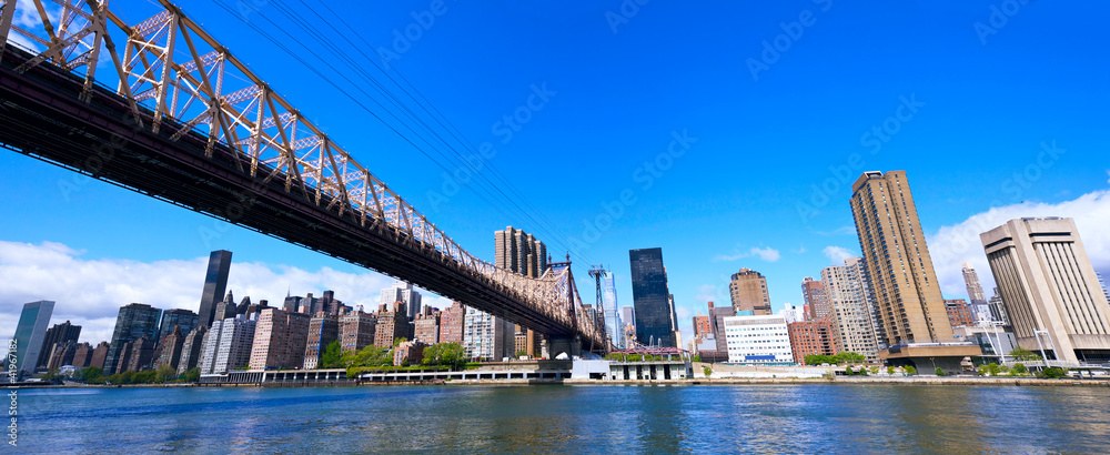 Fototapeta premium Panoramę Nowego Jorku i most Queensboro