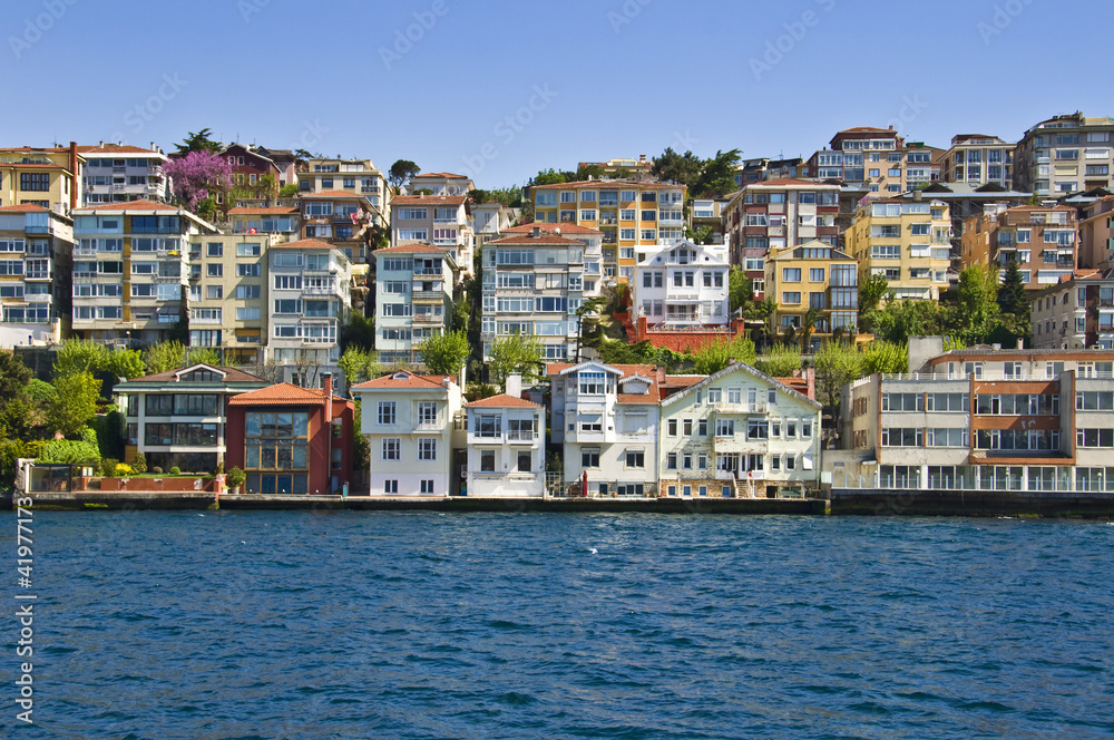 Maisons sur la rive asiatique du Bosphore - Istambul