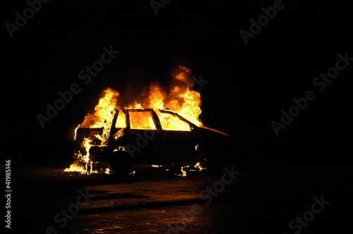 Brennendes Auto (Feuerwehrübung) © thomasp24