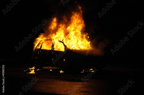 Brennendes Auto (Feuerwehrübung)