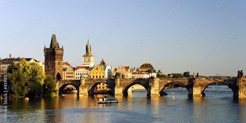 Charles bridge and Vltava river, Prage
