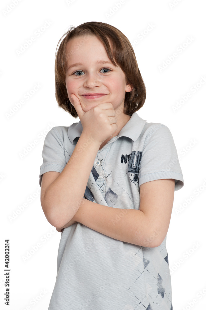 junge denkt nach